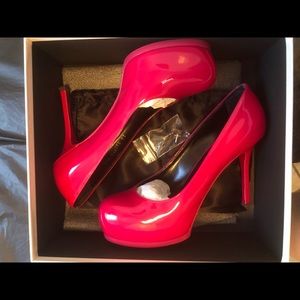 YSL Vitello Vernice Fushia Pumps